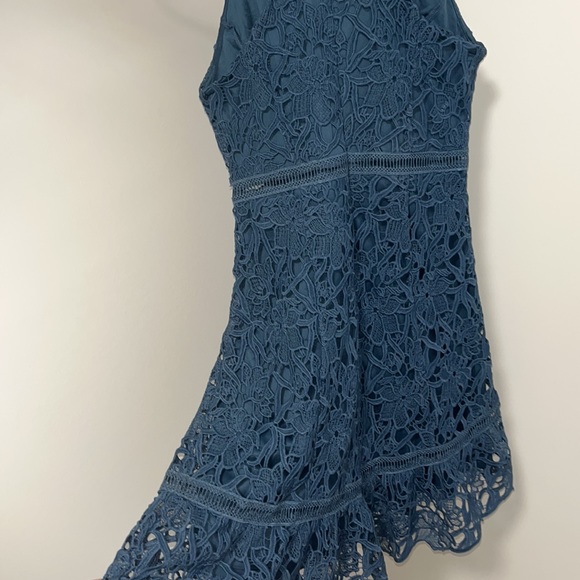 Lace blue strap midi length evening cocktail dress - Picture 6 of 6
